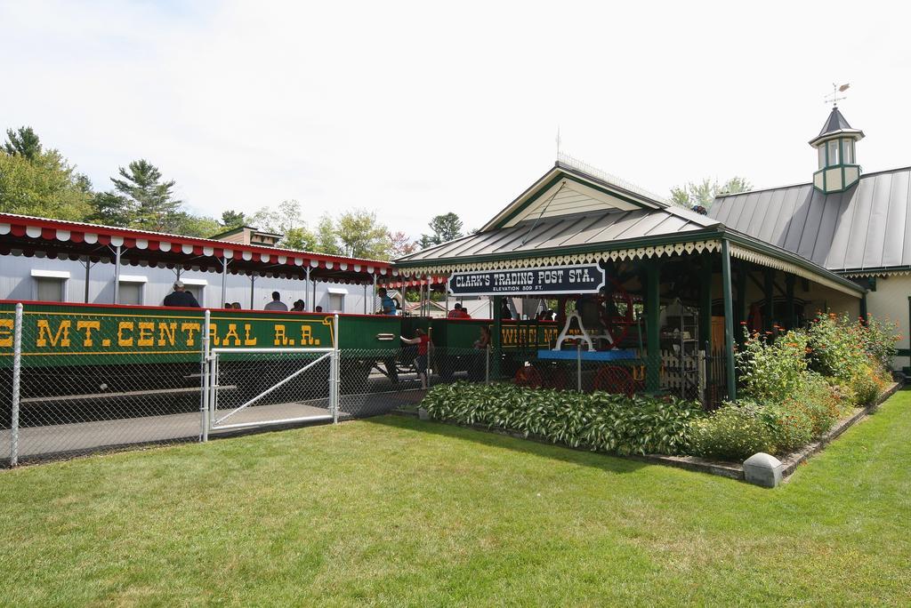 Maple Leaf Motel リトルトン エクステリア 写真